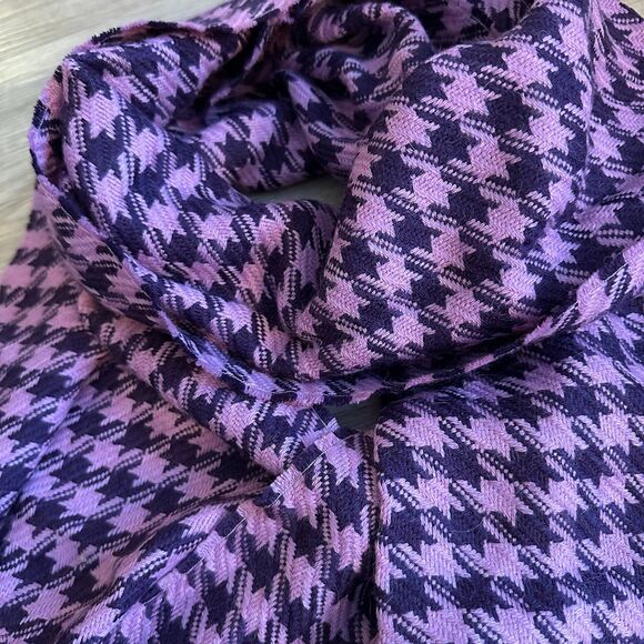 Pink & Purple Woven Houndstooth 100% Baby Alpaca Fringe Scarf Made in Peru - Picture 3 of 4